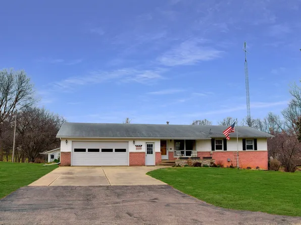 217 S Union St, Toulon, IL 61483