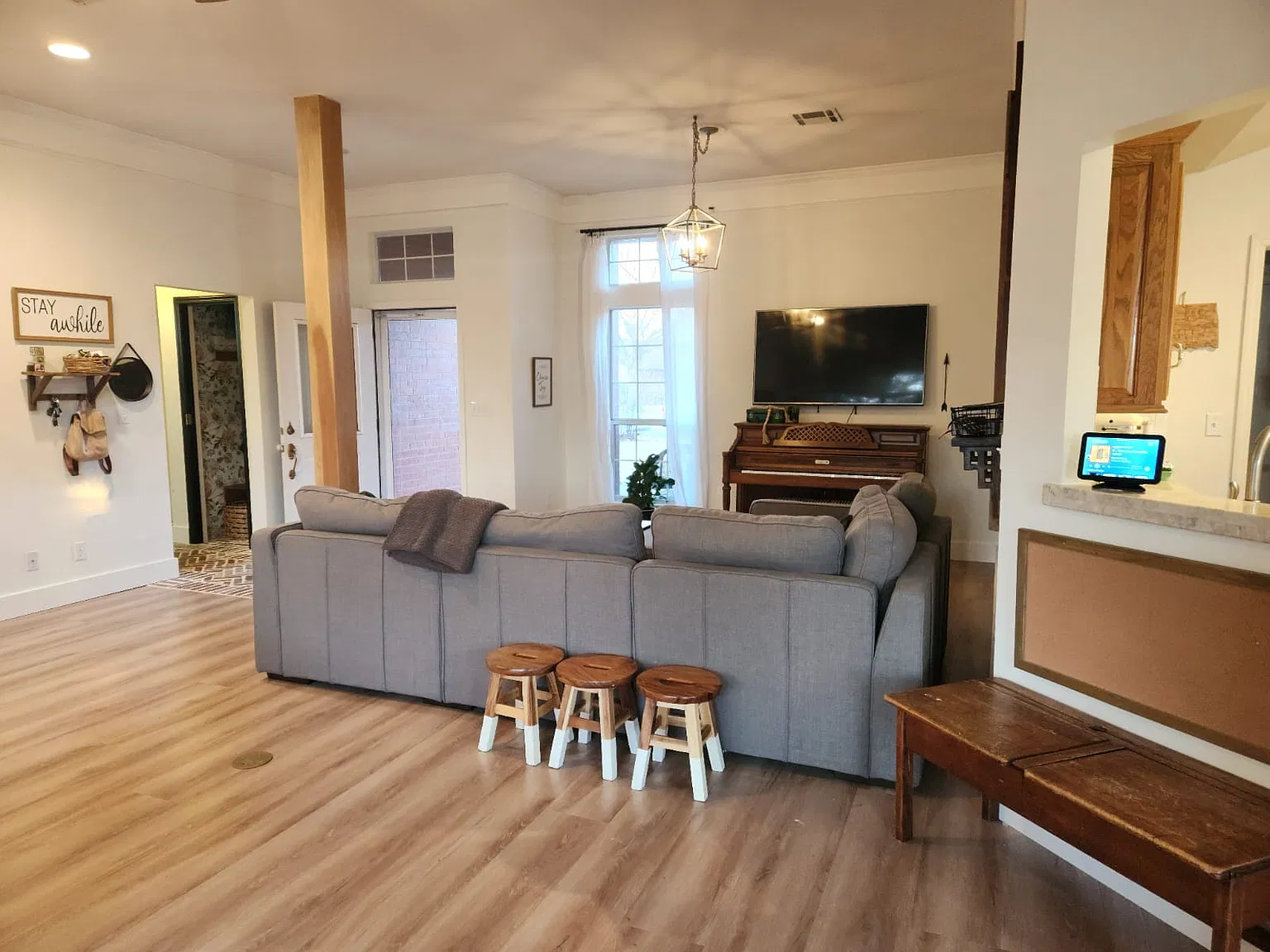 3 bed, 1721 sqft, $2,100 — Photo 4