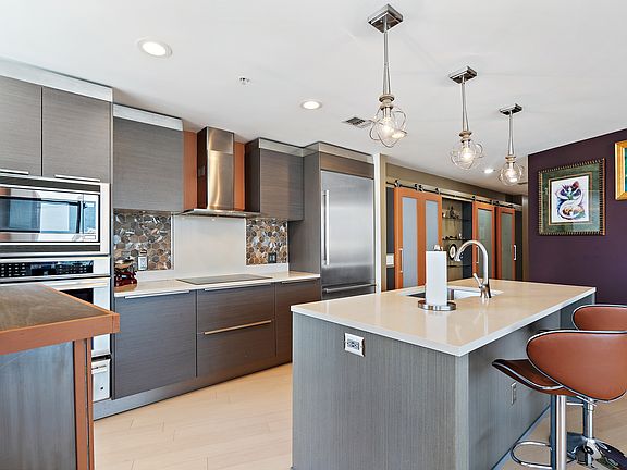 5th image of 175 1st St S APT 2102
