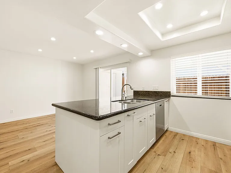 839 Del Mar Downs Rd #D — Photo 5
