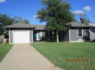902 N Bishop St, San Angelo, TX 76901