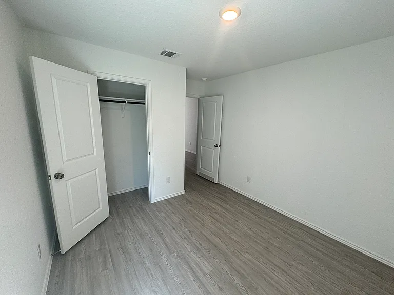 Barbarosa Rd — Photo 18