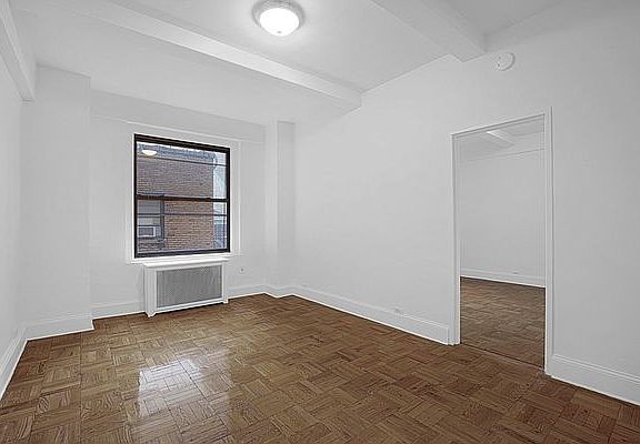 3rd image of 160 W 71st St APT 9U