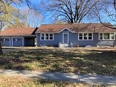 3rd image of 2745 S Crysler Ave