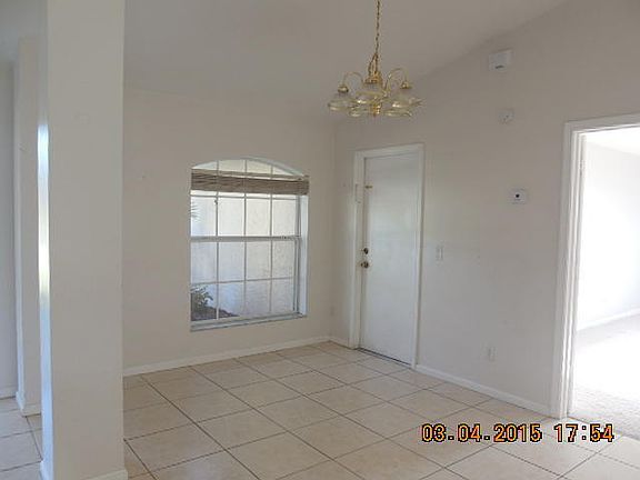 2nd image of 343 SW Thornhill Dr