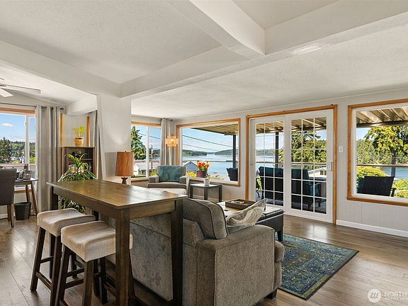 4th image of 2519 Island Drive NW