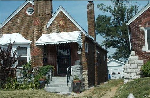2nd image of 5947 Drury Ln