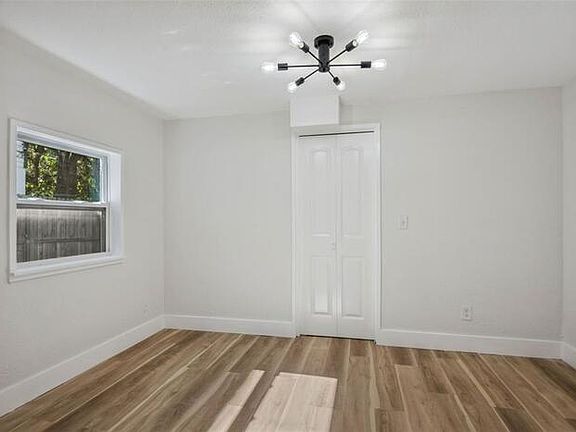 5th image of 9404 N Semmes St
