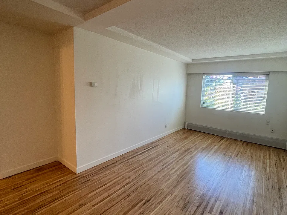 2228 Franklin St #104