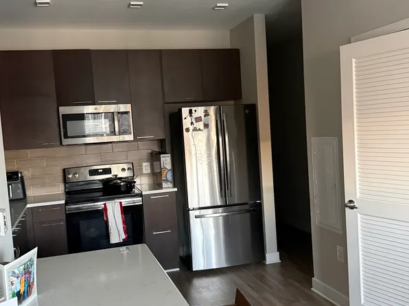 989 S Buchanan St, Arlington, VA 22204