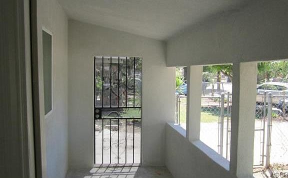 4th image of 24166 Monterey Ave