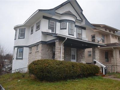 2500 E 42nd St, Kansas City, MO, 64130