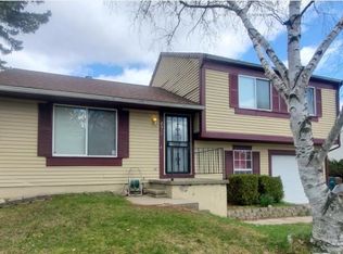 2515 Artisan Dr, Lansing, MI 48910