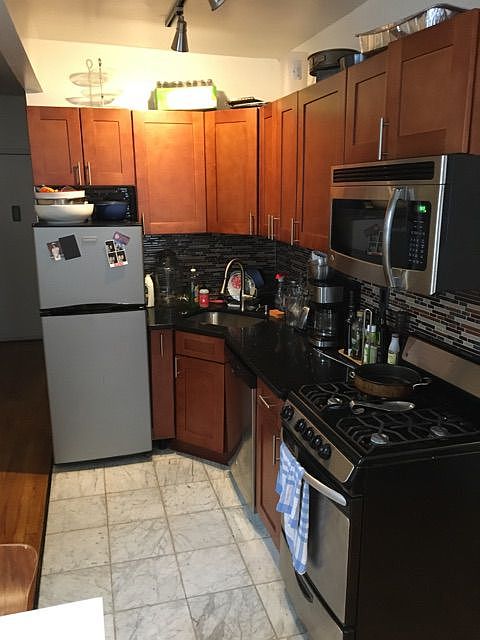 2nd image of 63 Pitt St APT 3R