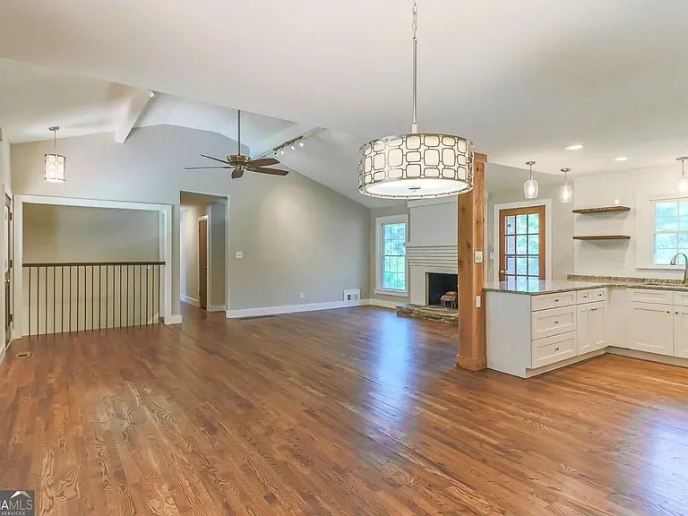 99 Woodvalley Dr — Photo 18