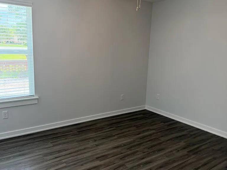 201 Bradford Dr — Photo 4