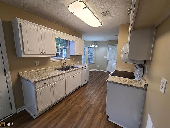 2nd image of 26 Lullwater Dr