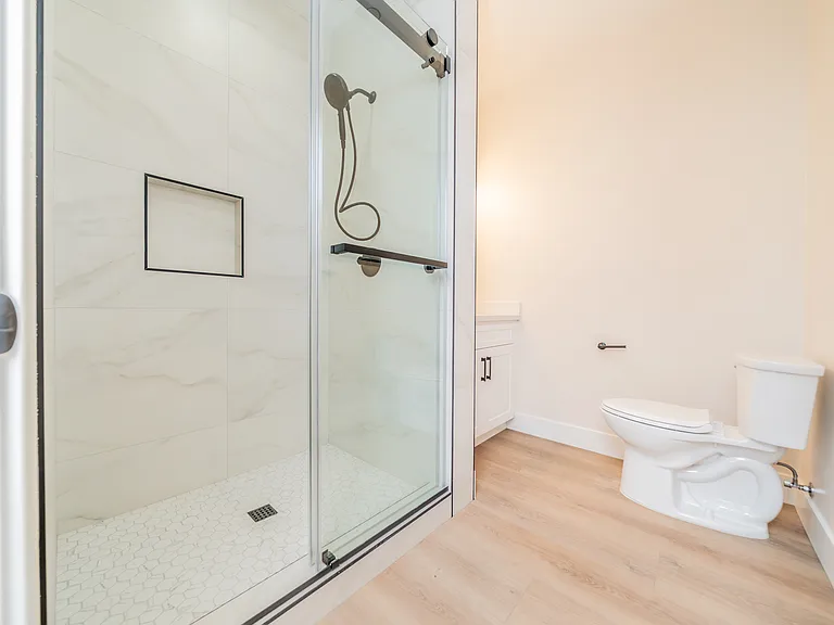 11186 Vernon Ave #B — Photo 19