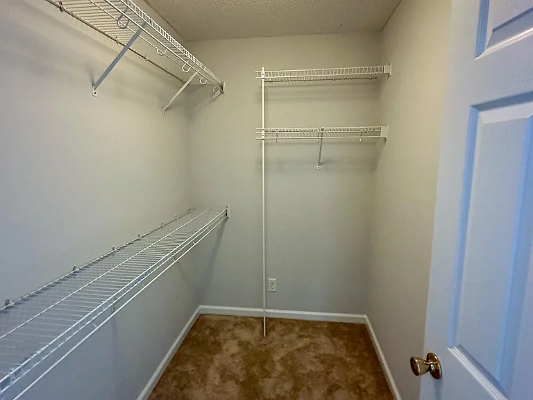 104 Kaylin Ct — Photo 8