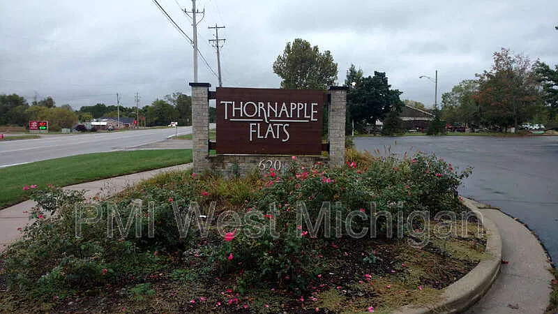 2 bed, 1.0 bath, 710 sqft, $1,150 — Photo 2