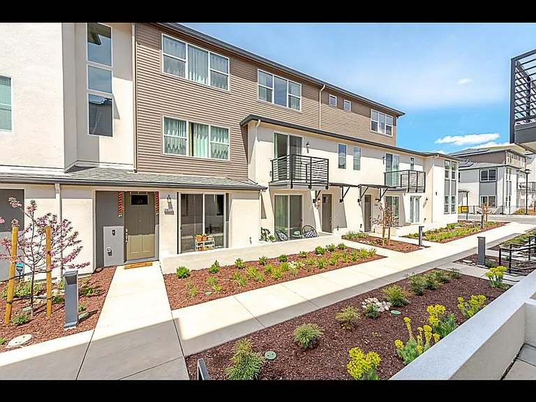 29713 Hansen St — Photo 1