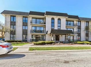 4711 W 106th St APT 2B, Oak Lawn, IL 60453