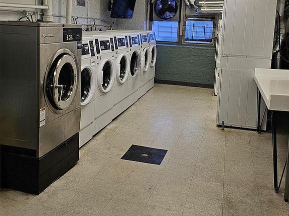 5th image of 255 Bronx River Rd APT 4R