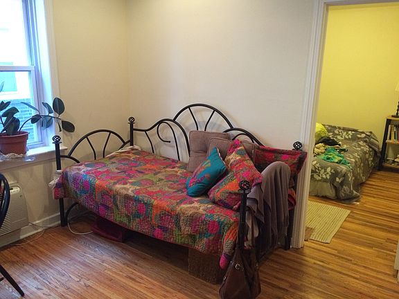 2nd image of 527 S 42nd St APT 2B