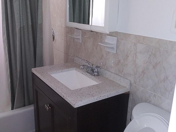 4th image of 1519 Bayview Ave APT 2