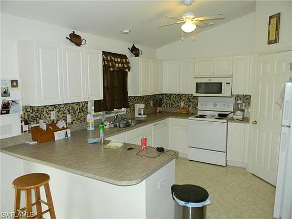 4th image of 938 Graystone Ave