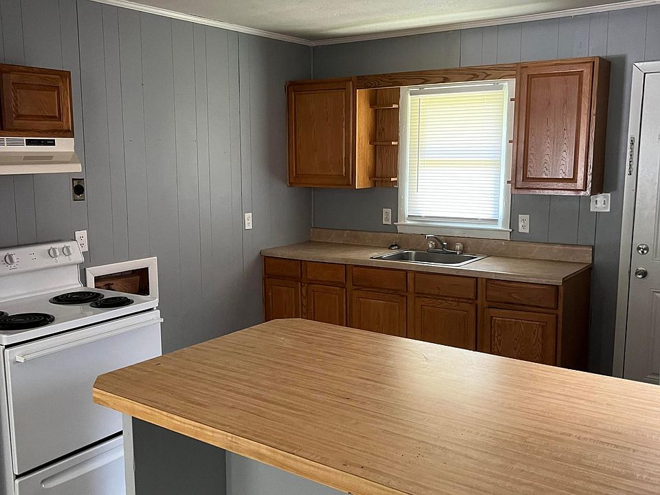 2nd image of 4925 Fieldcrest Dr