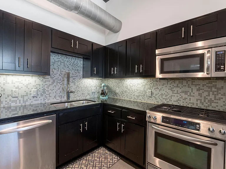 2205 N Lamar Blvd #321 — Photo 16