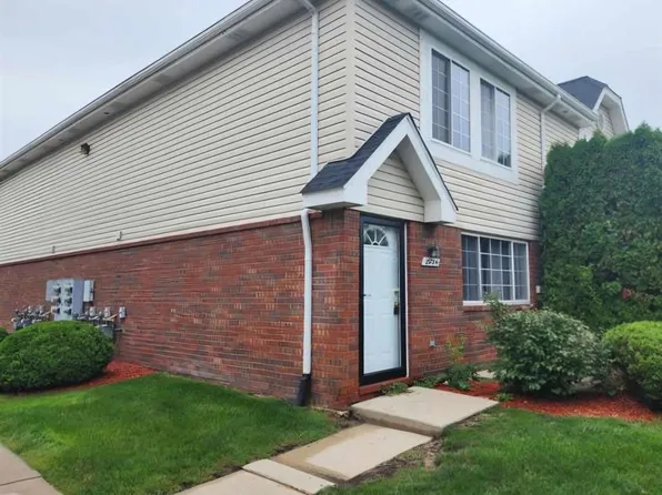 29784 Beverly Ln, Chesterfield, MI 48047