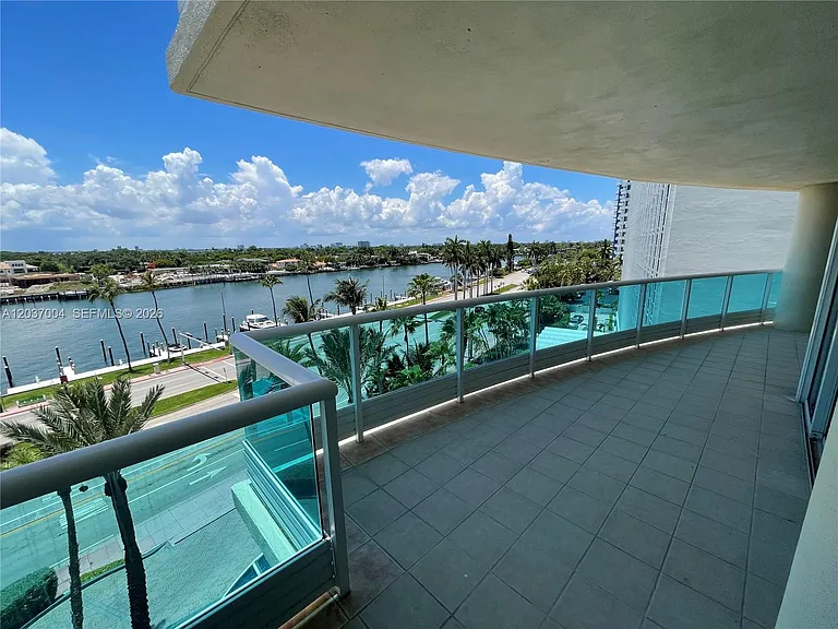 5025 Collins Ave #601 — Photo 29