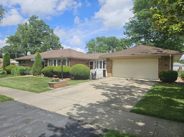 9515 Lincoln Ave, Brookfield, IL 60513
