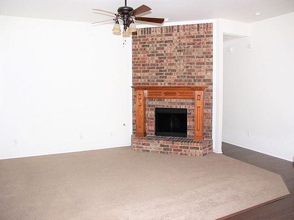 4th image of 1850 Avonlea Dr