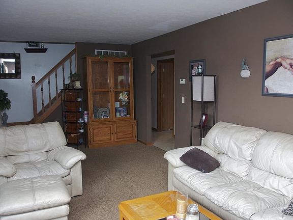 3rd image of 2202 Homeacres Dr