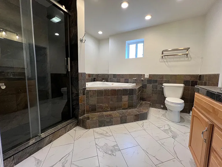 7418 Stoneview Ct — Photo 12