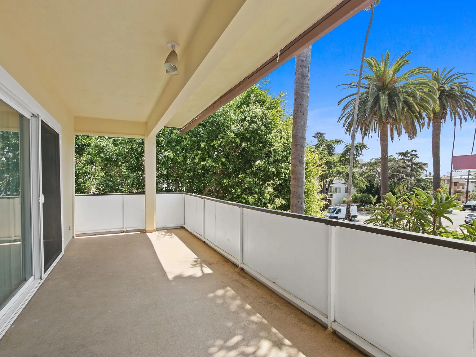 1002 12th St in Santa Monica - North of Wilshire Blvd! — Photo 1