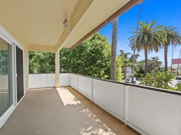 1002 12th St in Santa Monica - North of Wilshire Blvd!