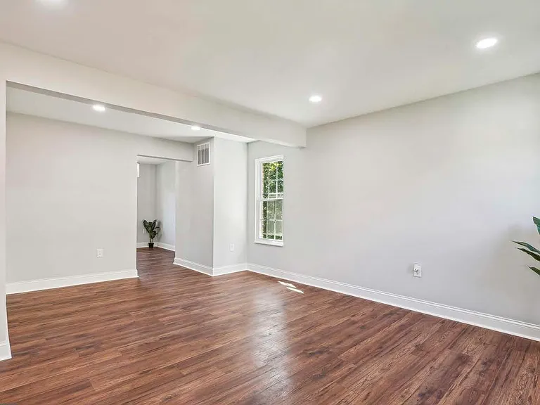 7081 Leewood Forest Dr — Photo 5