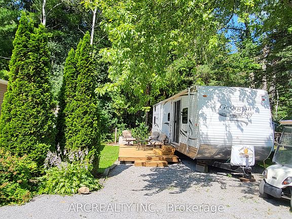 3rd image of 149 Horseshoe Cir