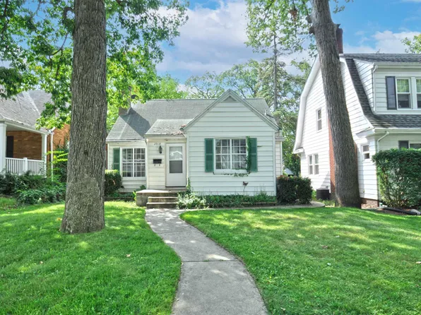 2918 Bonds Ave, South Bend, IN 46628