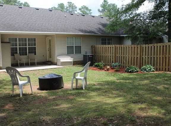 4th image of 1133 Carriage Dr