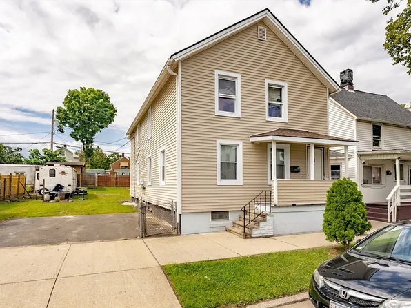 67 Pine St, Holyoke, MA 01040