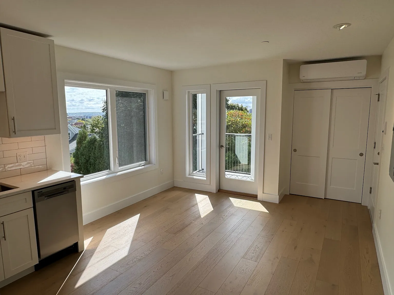 1 bed, 550 sqft, $2,575 — Photo 4