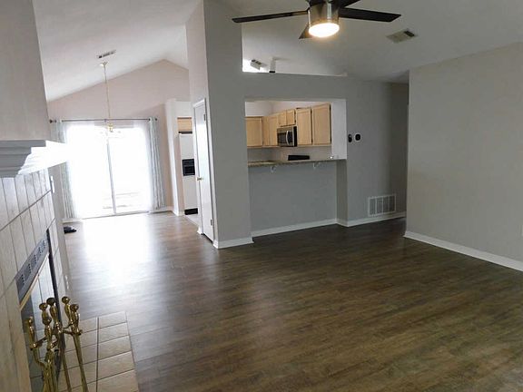 4th image of 488 Cascabellas St