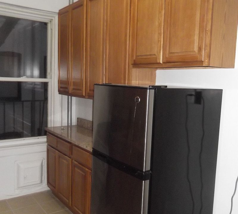 1st image of 2841 44th St #1