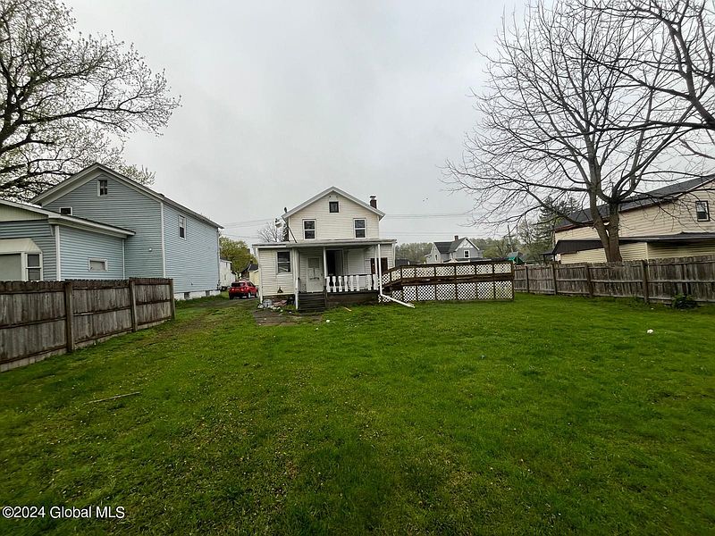 4th image of 106 W North Street