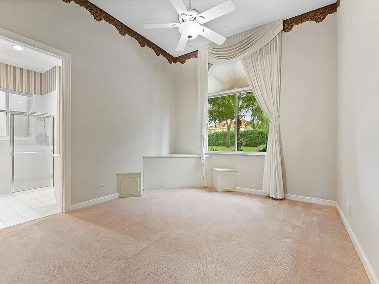 7081 Mallorca Cres — Photo 17